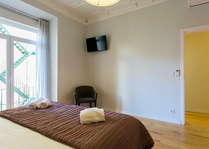 Apartment Art Deco 4 Bedrooms Flat In The Center Lisbon