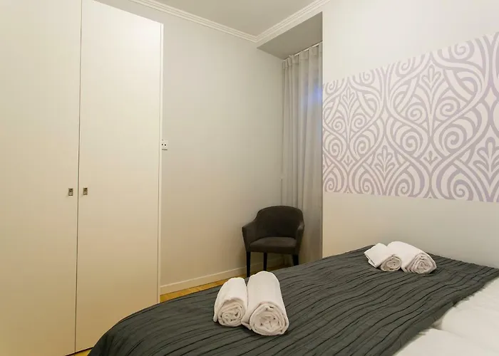 Apartment Art Deco 4 Bedrooms Flat In The Center *