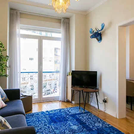 Art Deco 4 Bedrooms Flat In The Center *