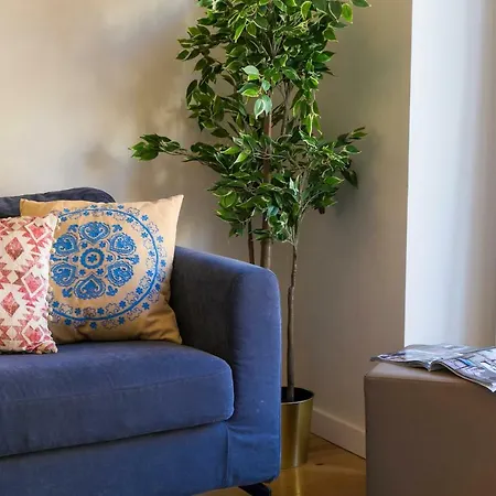 Art Deco 4 Bedrooms Flat In The Center Апартаменты *