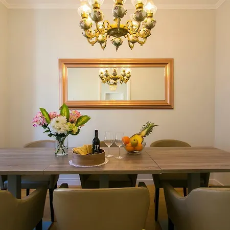 Art Deco 4 Bedrooms Flat In The Center Апартаменты Лиссабон